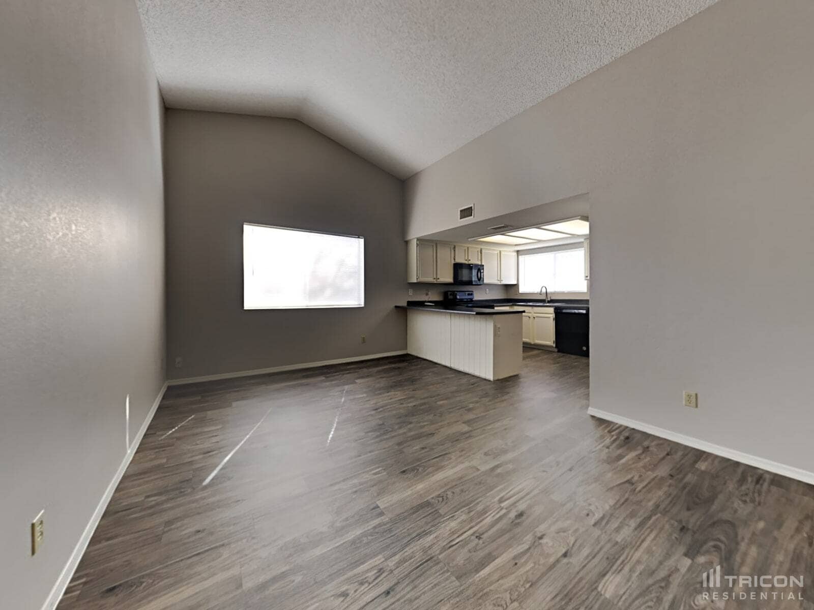 Building Photo - 8427 W Orchid Ln