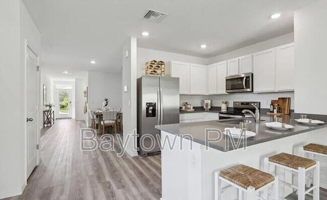 Building Photo - 32528 Weathered Oak Dr