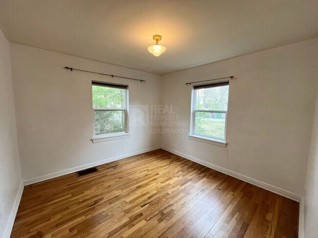 Building Photo - 1400 Willow St