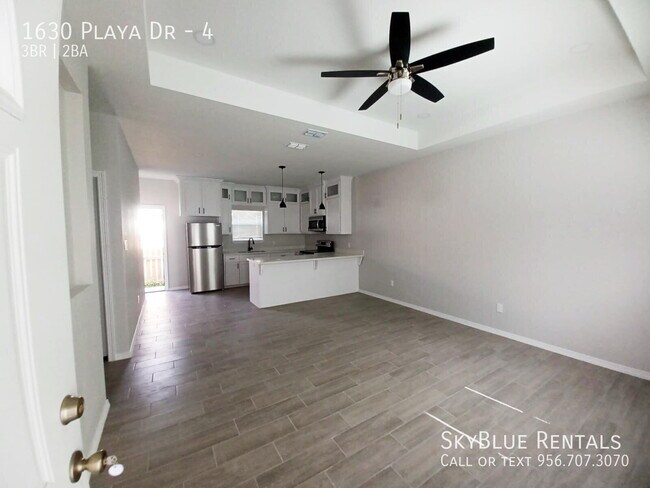 Building Photo - 1630 Playa Dr