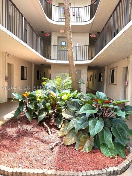 Building Photo - 8025 SW 107th Ave