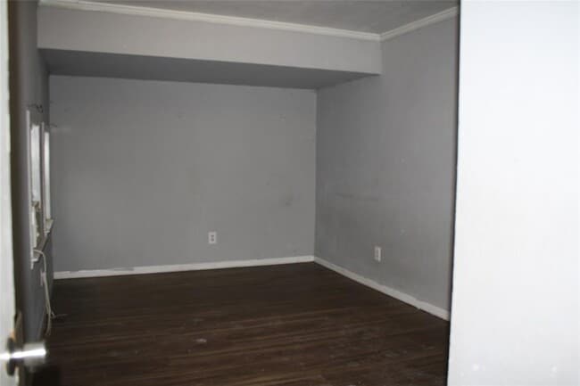 Building Photo - 1203 Walger Ave