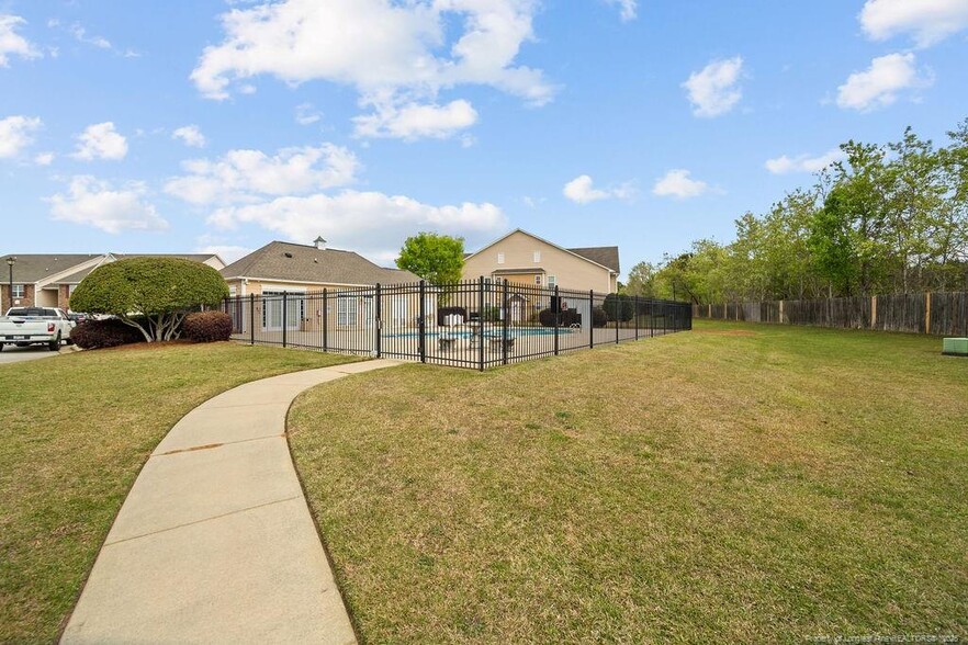 Building Photo - 1329 Kershaw Loop