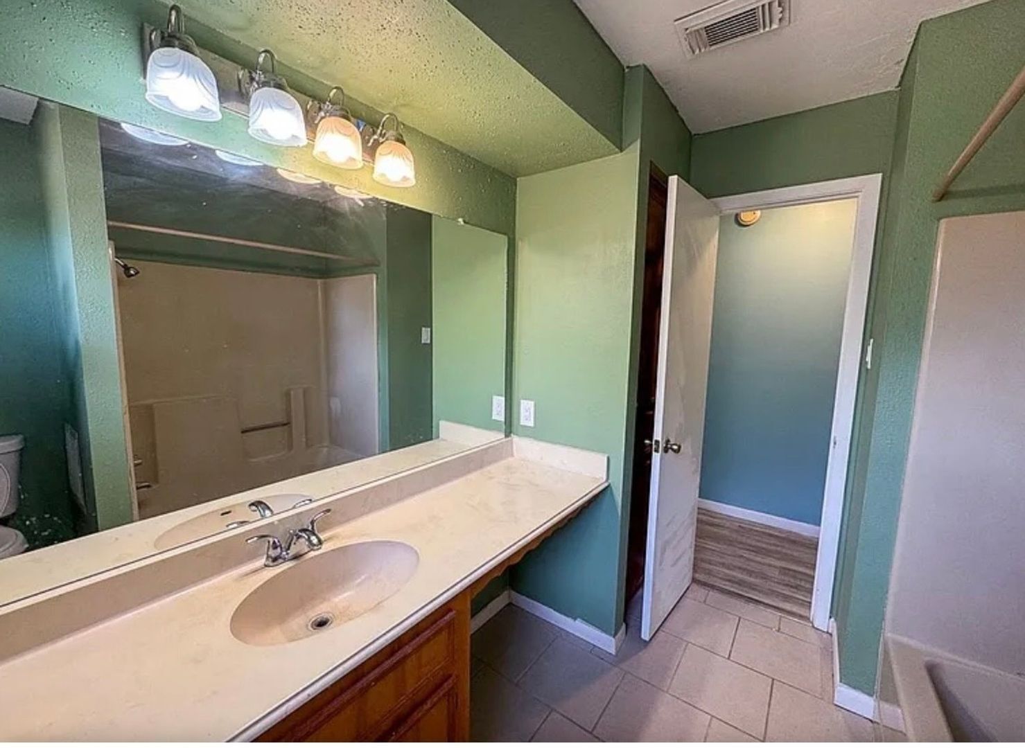 Building Photo - 18 Sutterfield Ln