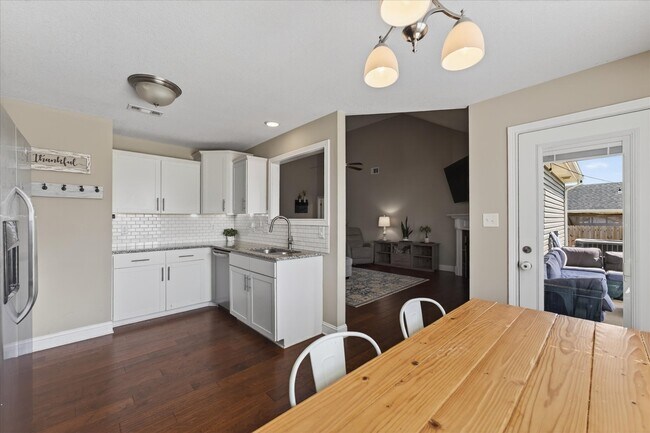 Building Photo - 1044 Charles Thomas Dr