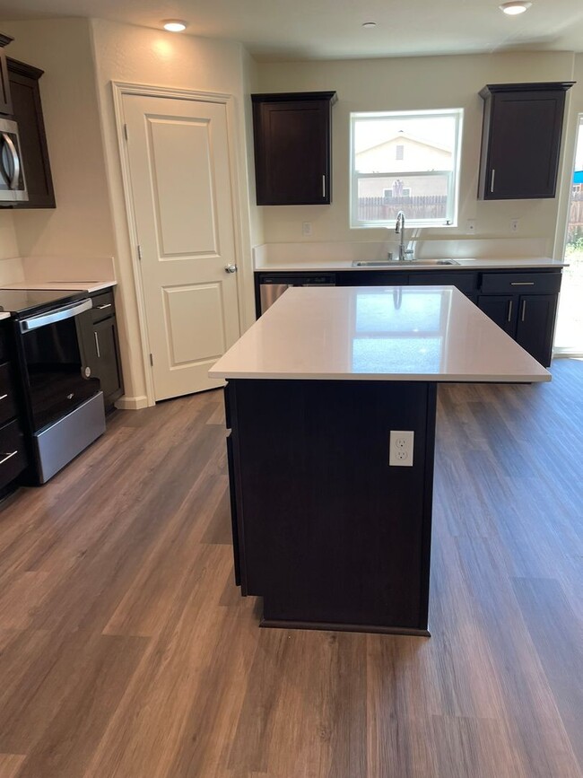 Building Photo - Beautiful New Home – Ready for Immediate M...