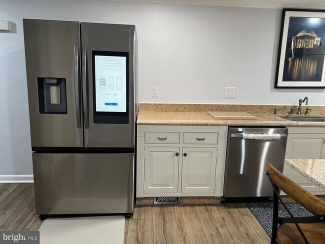 Building Photo - 216 Stern Cove