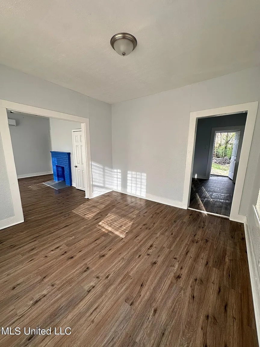 Building Photo - 148 Princeton St