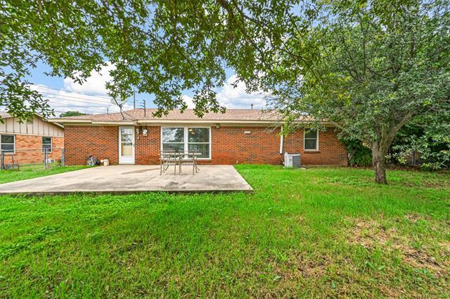 Building Photo - 6209 Shadydell Dr