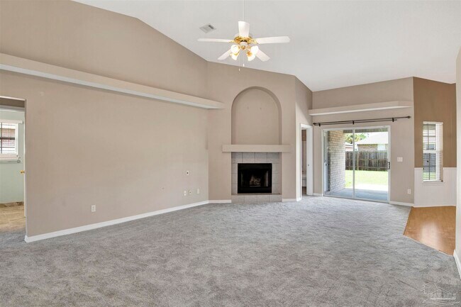 Building Photo - 2012 Horton Dr