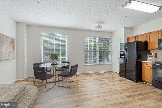 Building Photo - 7022 Dasher Farm Ct