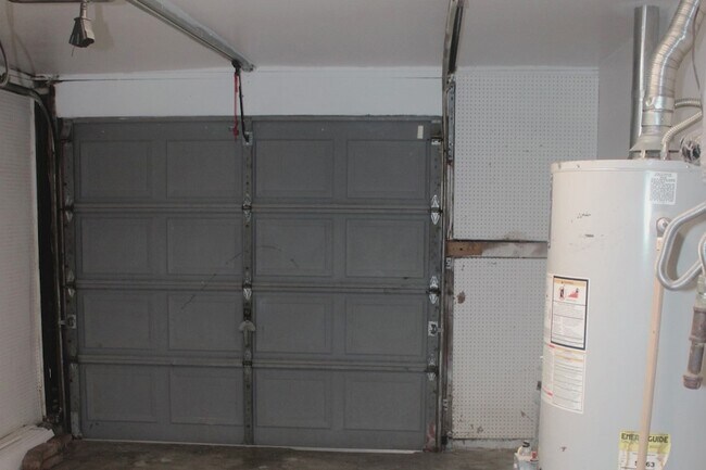 Building Photo - 5747 Greencraig Dr