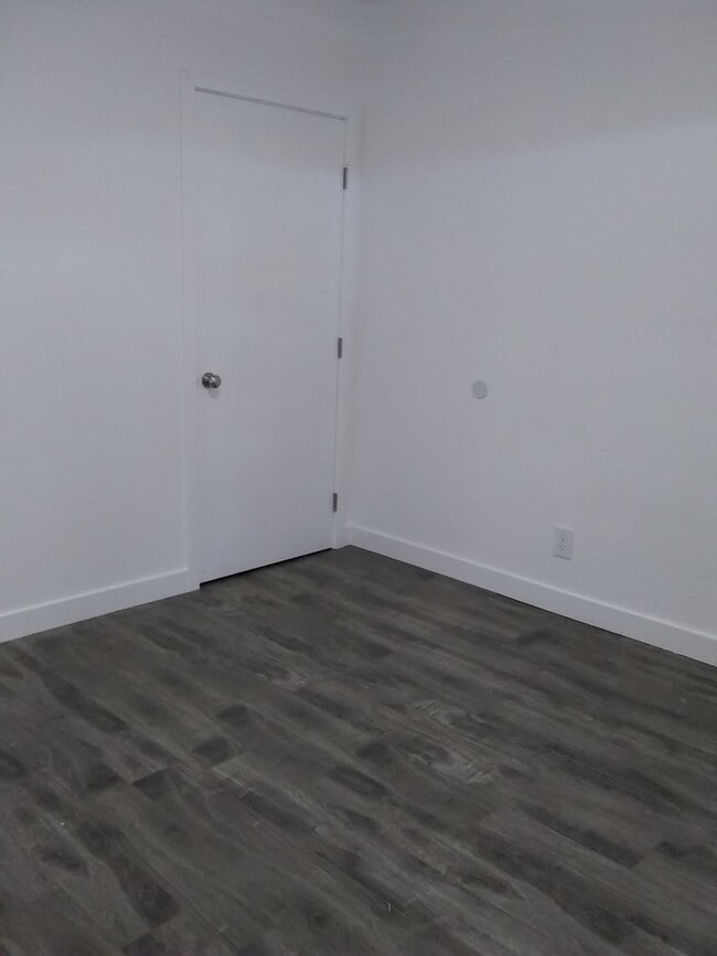 Building Photo - 5333-5335 4th Ave