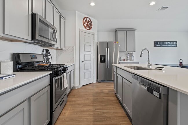 Building Photo - 302 Dusty Bridle Ln
