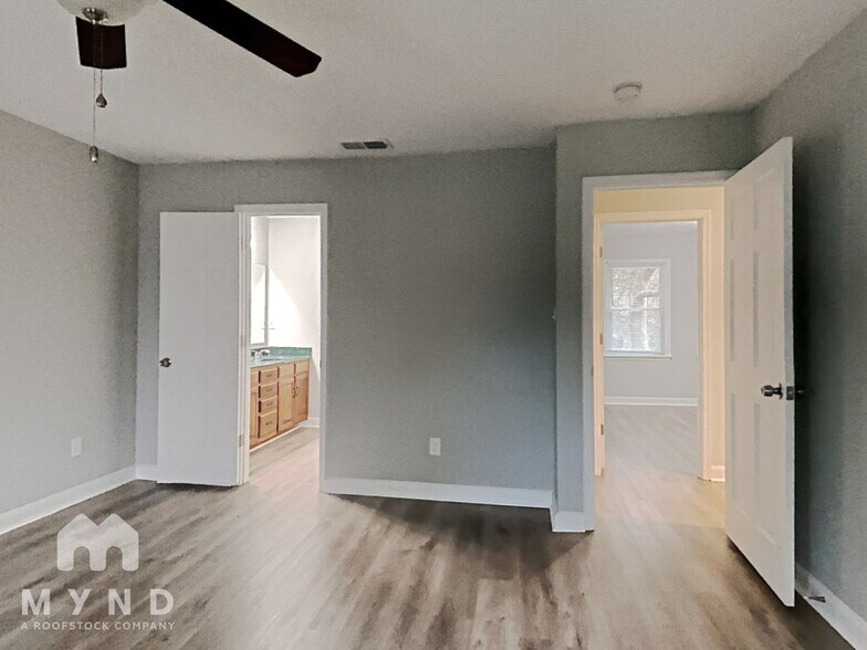 Building Photo - 10024 Fireside Ln