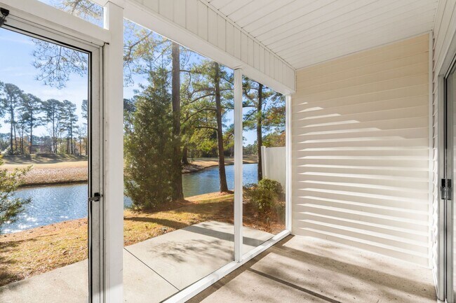 Building Photo - 3BR Townhome Carolina Forest – GREAT PRICE - Community Pool/Lake View
