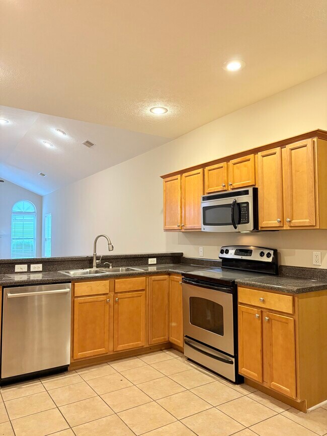 Building Photo - 2500 Crossings Blvd