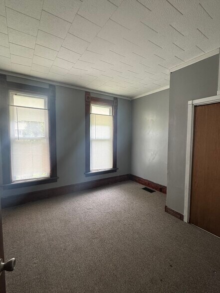 2nd bedroom - 733 16th Ave