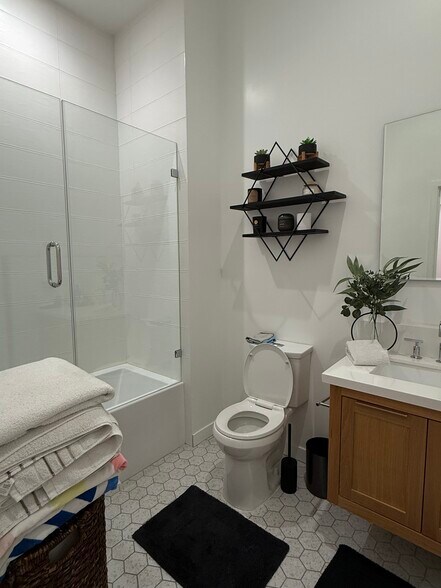 Building Photo - 4054 Jennings Dr