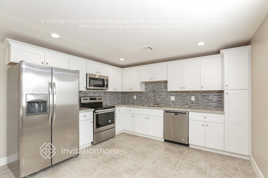 Building Photo - 13027 N 37th Pl