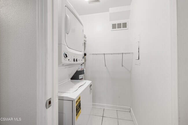 Building Photo - 2328 Archwood Ln