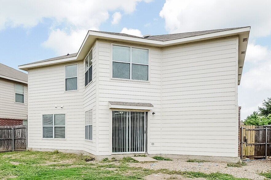 Building Photo - 6217 Winnebago Ct