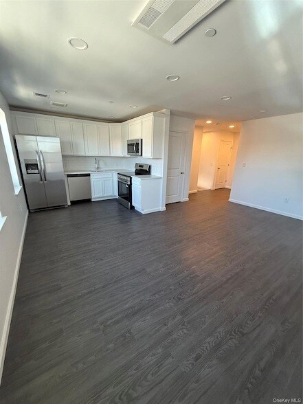Building Photo - 338 Beach 46th Street
