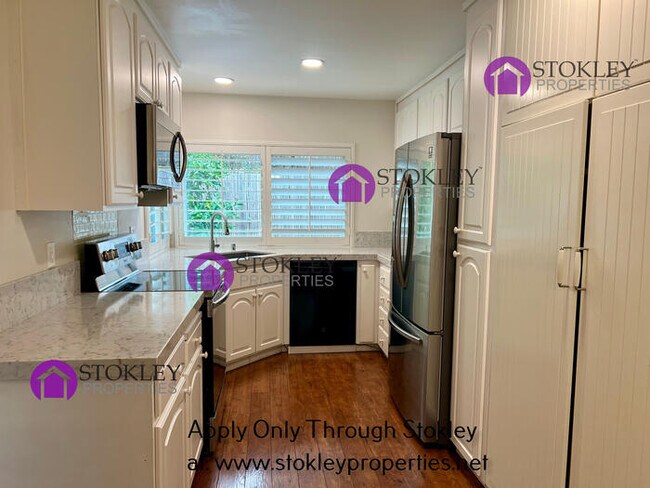 Building Photo - 1659 Siskiyou Dr