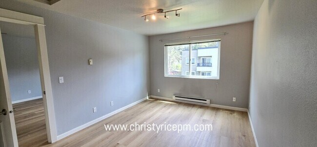 Building Photo - 718 Kirkland Cir