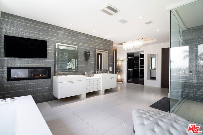 Building Photo - 25522 Colette Way