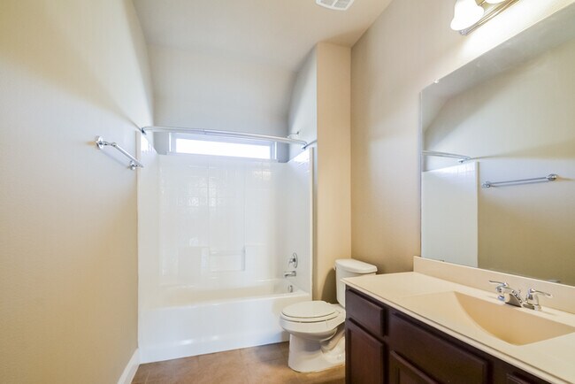 Building Photo - Spacious 4-Bedroom Home in Little Elm