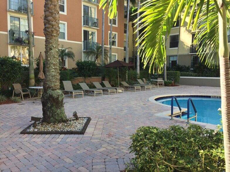 Building Photo - 651 Okeechobee Blvd