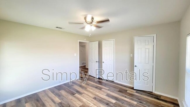 Building Photo - 1704 Langford St