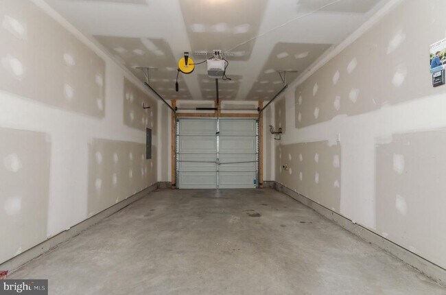 Building Photo - 172 Drexel Ct