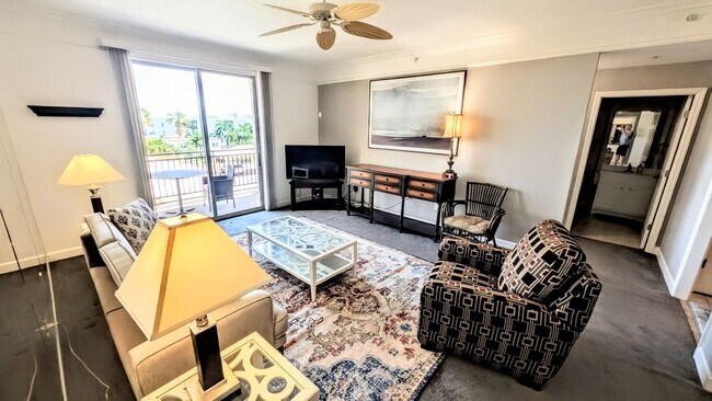 Building Photo - Annual (furniture Optional) furnished/Seasonal/short term 2 bedroom 2 bath In the Renaissance