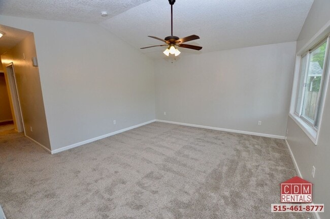 Building Photo - Excellent Des Moines Home