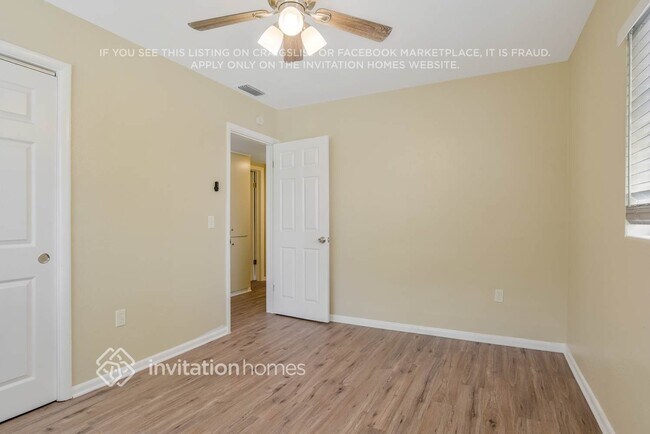 Building Photo - 5119 Divot Ct