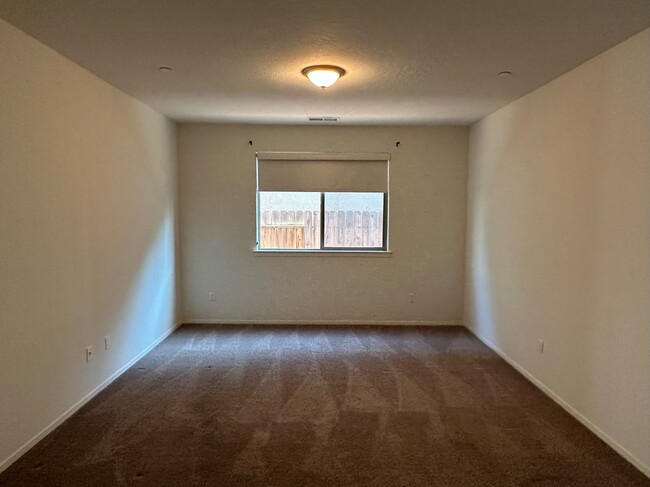 Building Photo - 318 S Wind Ct