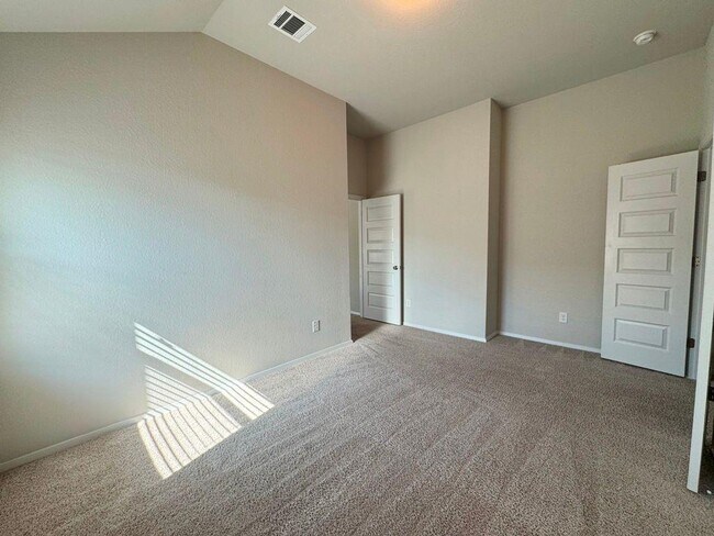 Building Photo - 295 Rimrock Ct