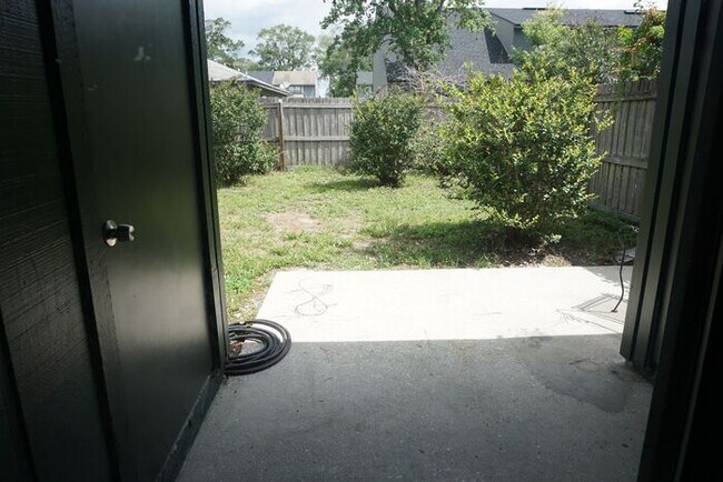 Building Photo - 2 Bedroom 2 Bath Townhome Near NAS Jax. No Additional Monthly Fees