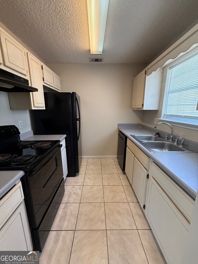 Building Photo - 95 Talbot Ct