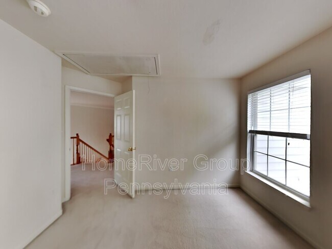 Building Photo - 145 Tanglewood Dr