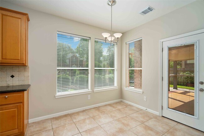 Building Photo - 707 Lytton Springs Way