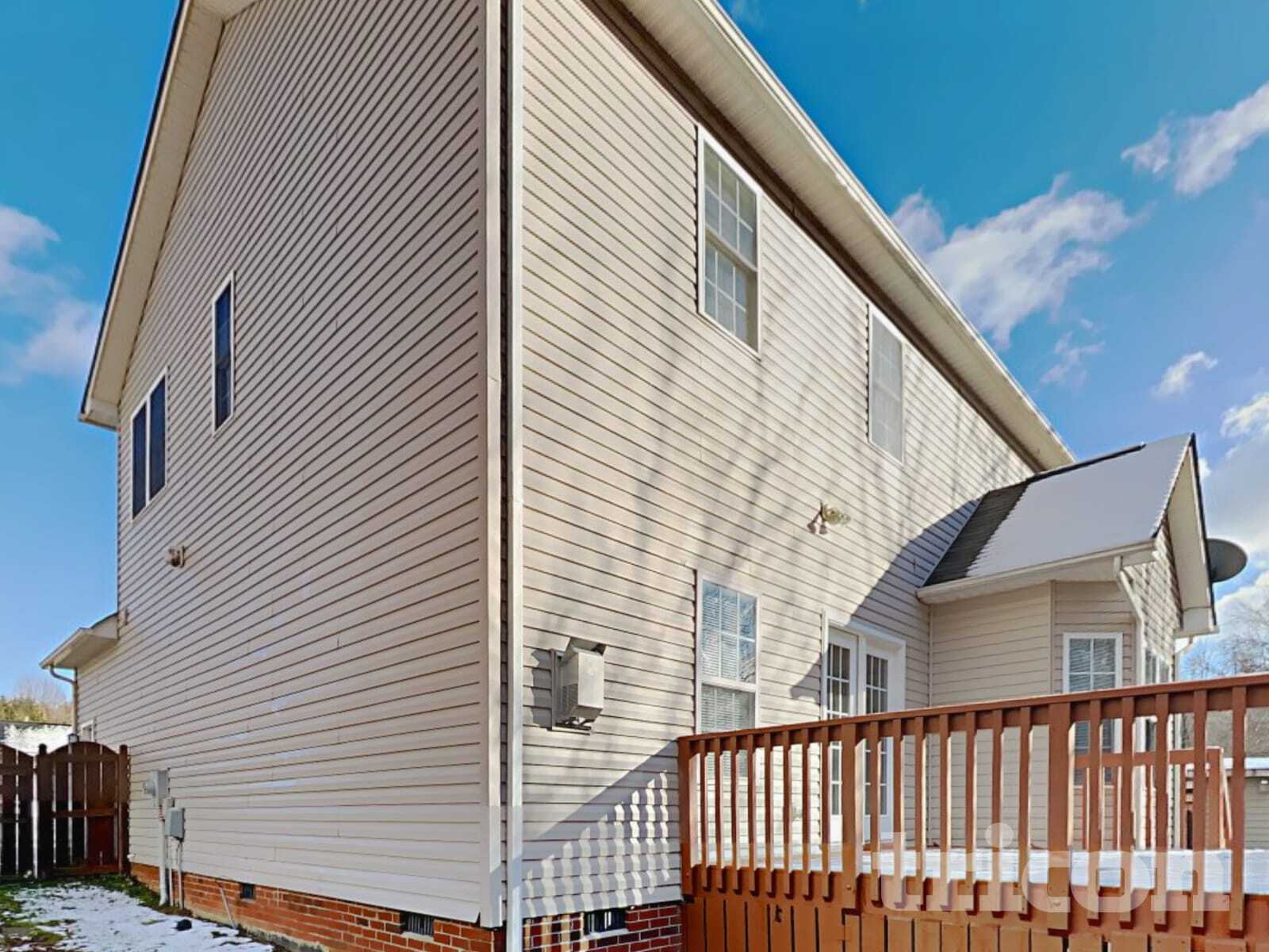 Building Photo - 212 Water Mill Rd