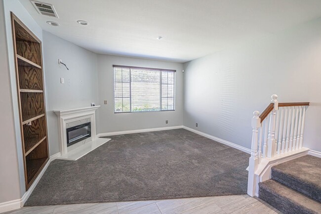 Building Photo - Village Walk 2 Bedroom for Rent in Valencia!