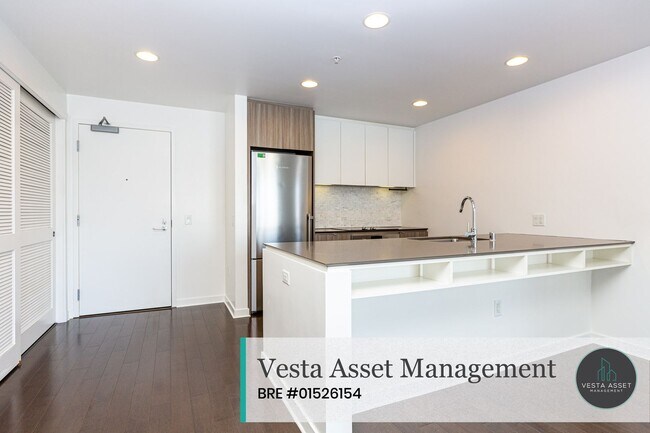 Building Photo - Designer 2-Bedroom in Iconic VIDA Residences