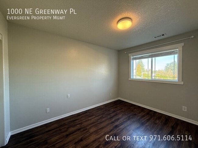 Building Photo - 1000 NE Greenway Pl