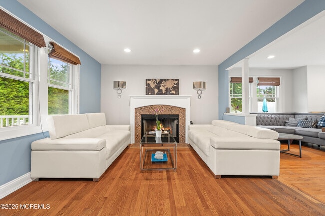 Building Photo - 250 Alpern Ave