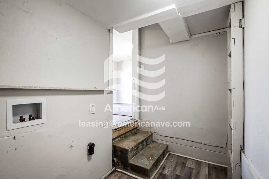 Building Photo - 6131 E 19th St