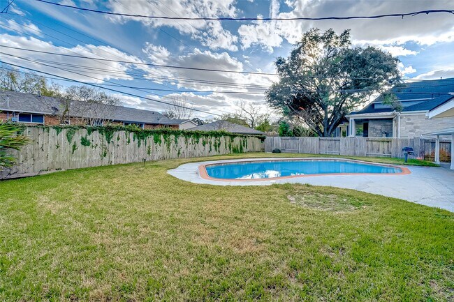 Building Photo - 5007 Cheena Dr